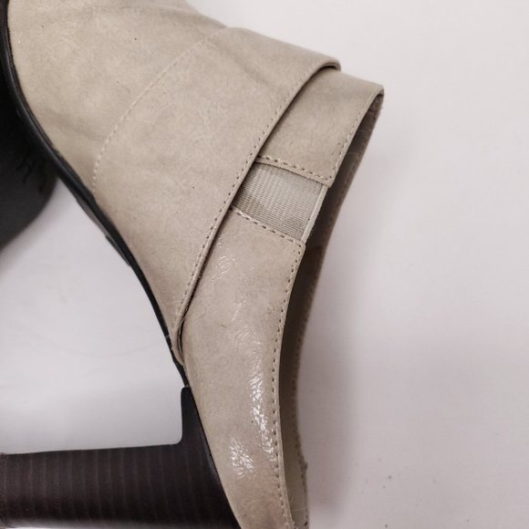 Sz 8.5 Nickels Mules Slides Shoes Cream Ivory Soft EXC COND open back - Picture 8 of 11